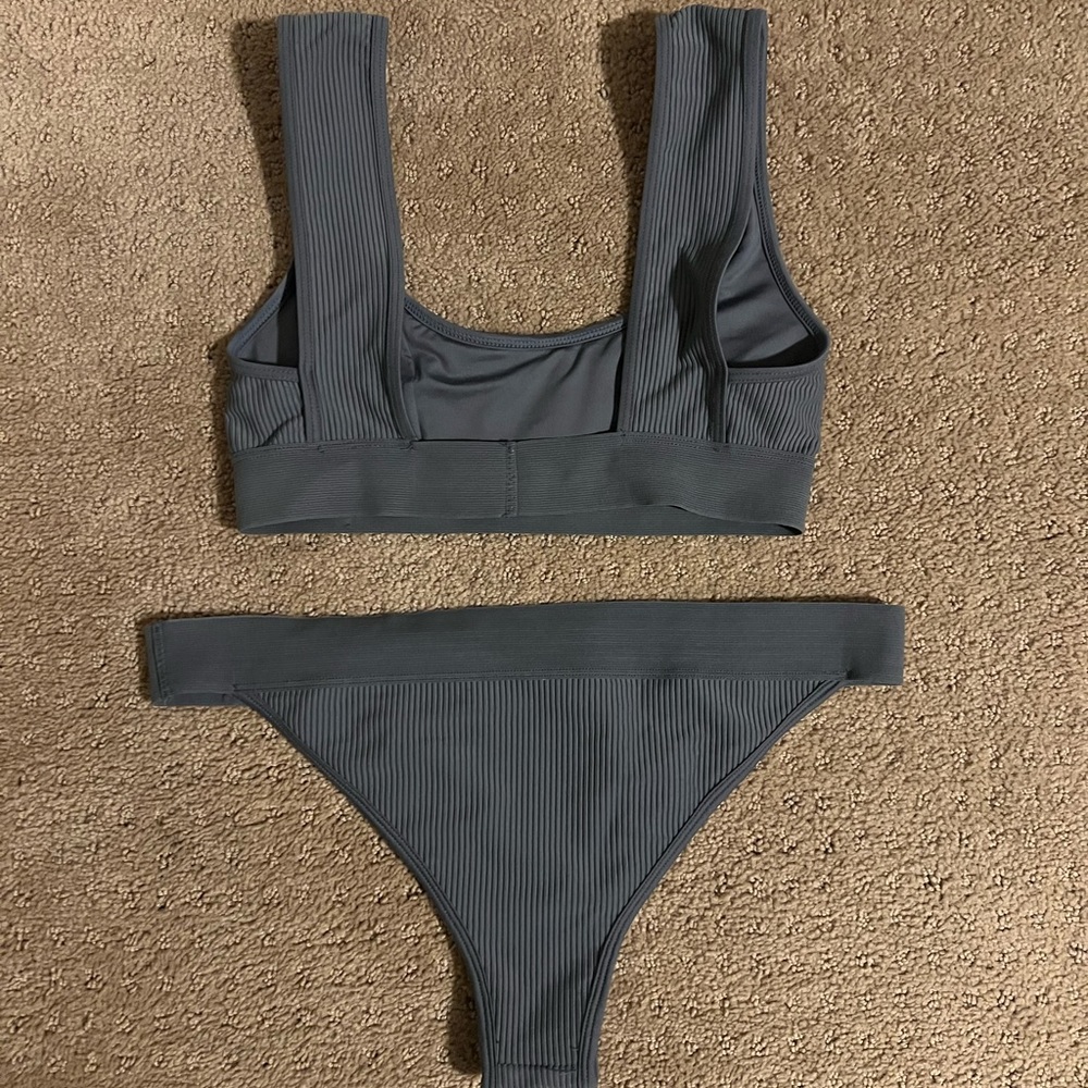 Frankie’s Ribbed Bikini - Picture 3 of 4
